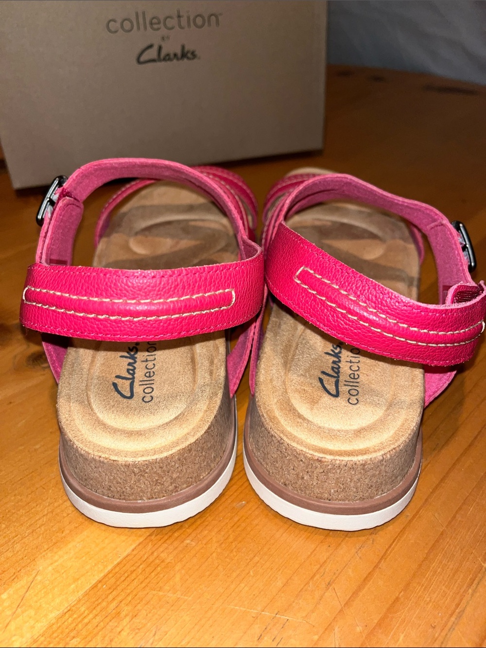 Clarks Brynn Step Fuchsia Leather Cross-Strap Comfort Sandals - Picture 3 of 6